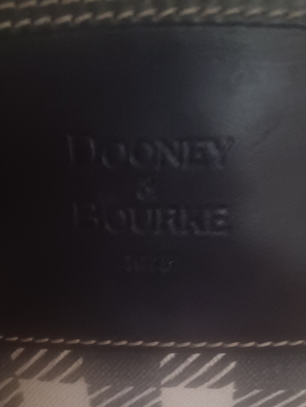 Dooney & Bourke VINTAGE Bag WITH CHARM, 11x7 slight stain and fading on bottom. - Picture 5 of 11